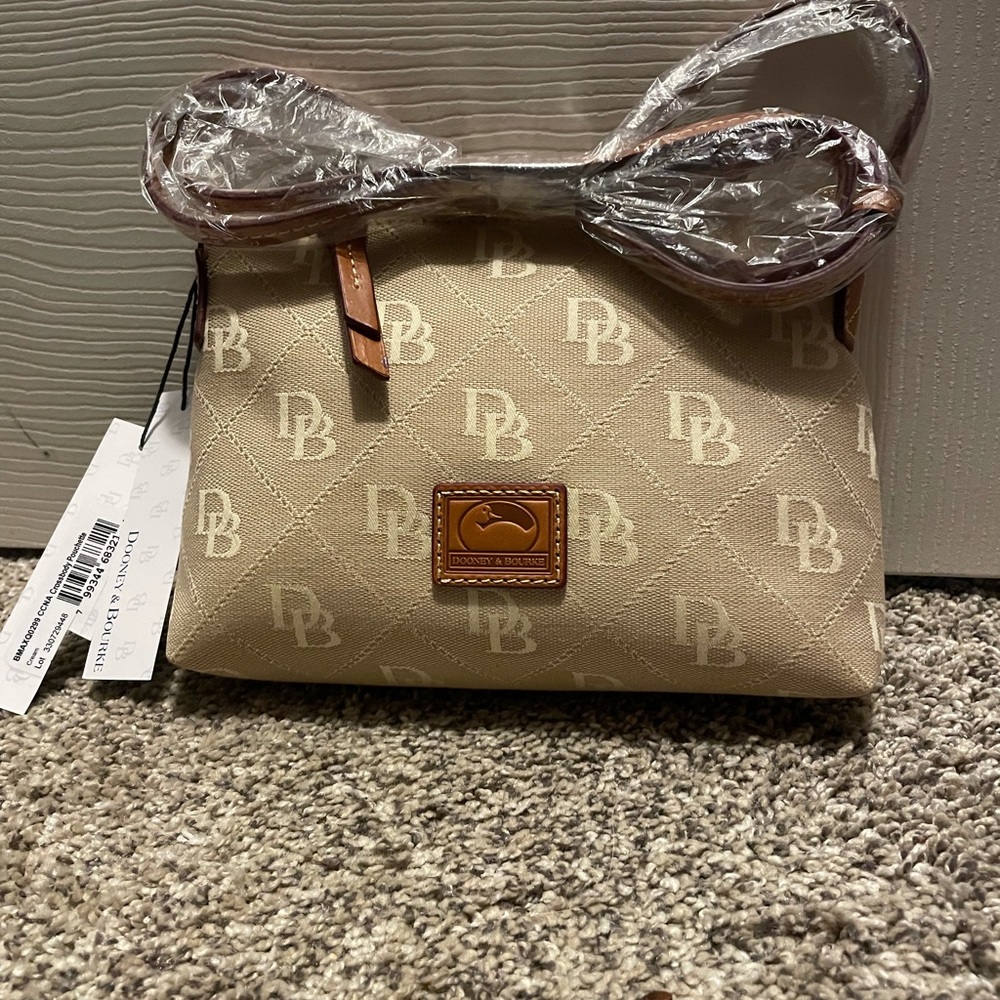 Crossbody Pouchette
